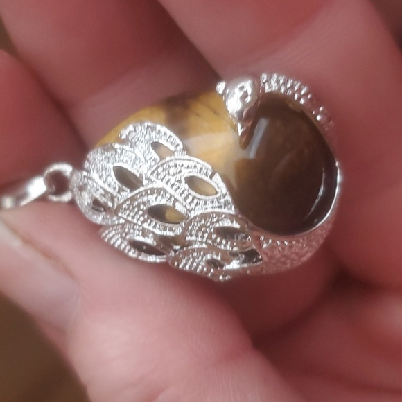 New Silver Wrapped Tigers Eye Peacock Pendant. - Picture 7 of 10